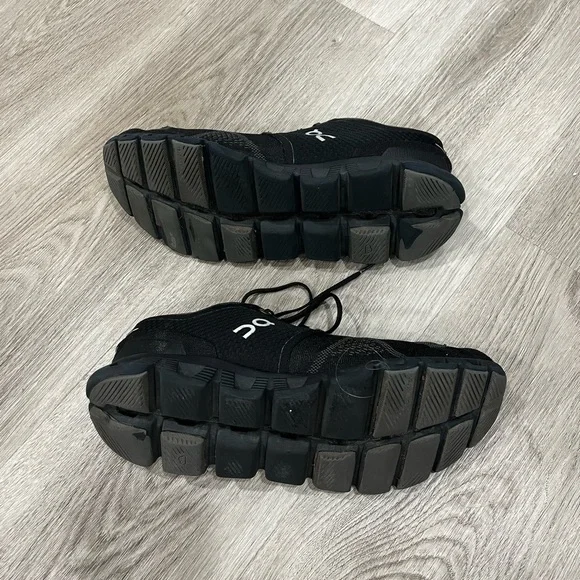 On Running Cloud X sneakers Size 9 - Picture 7 of 11
